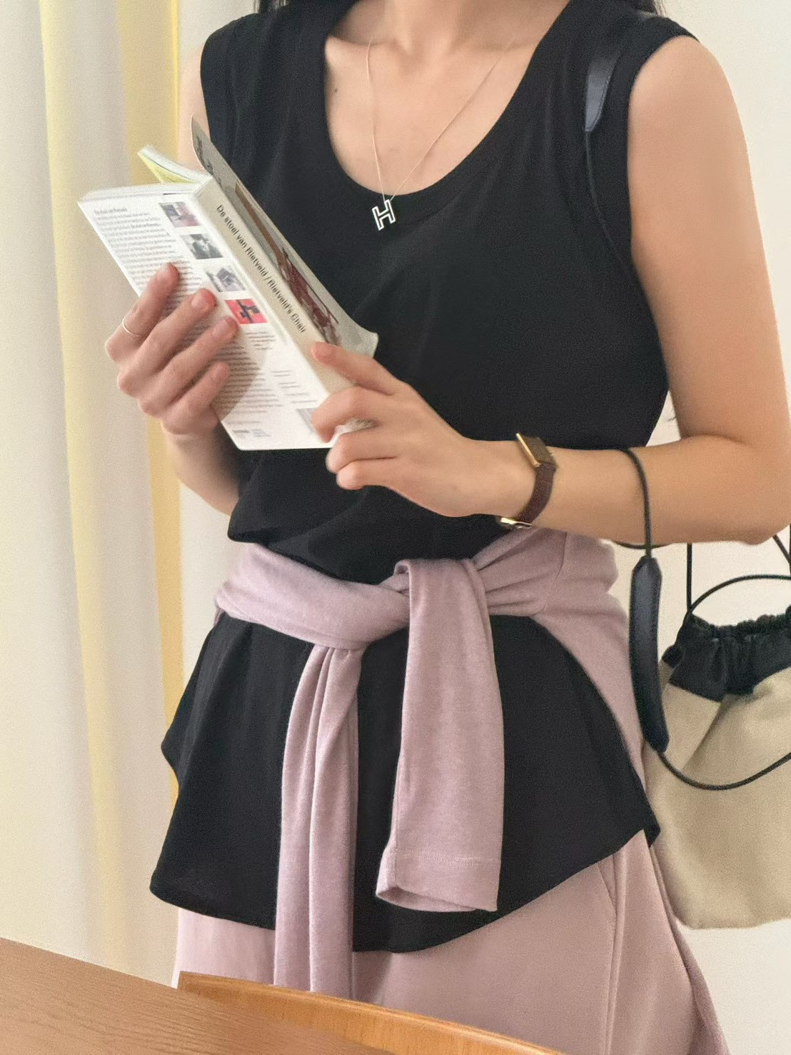 B01.舒適滿分下擺圓弧背心