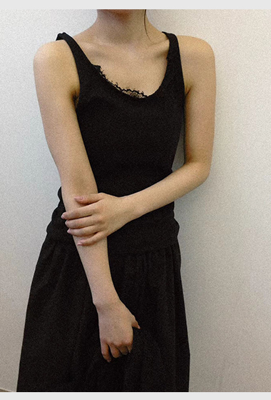 B41.G牌領口蕾絲小背心