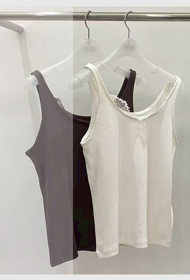 B41.G牌領口蕾絲小背心