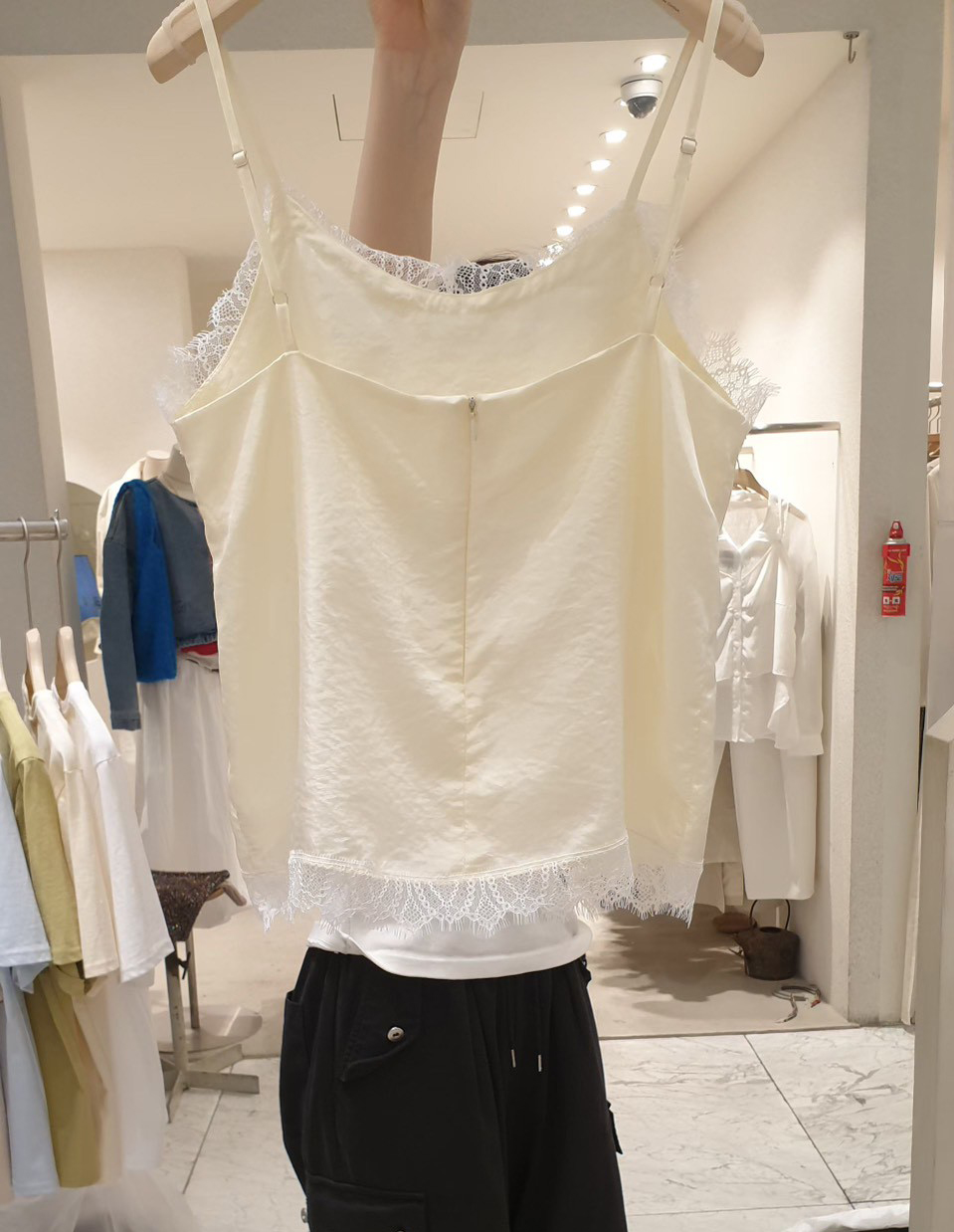 B71.小臉歐膩浪漫蕾絲細肩帶背心