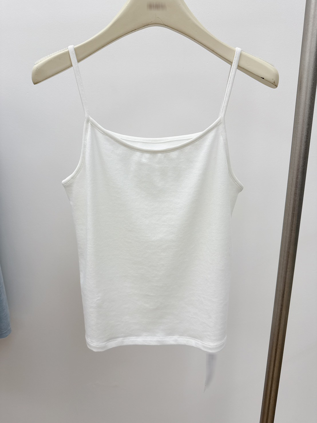 A05.基礎細肩帶天絲小背心