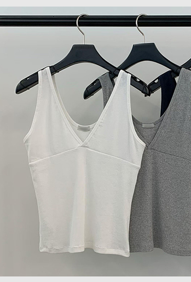 B63.顯瘦大V女人味背心