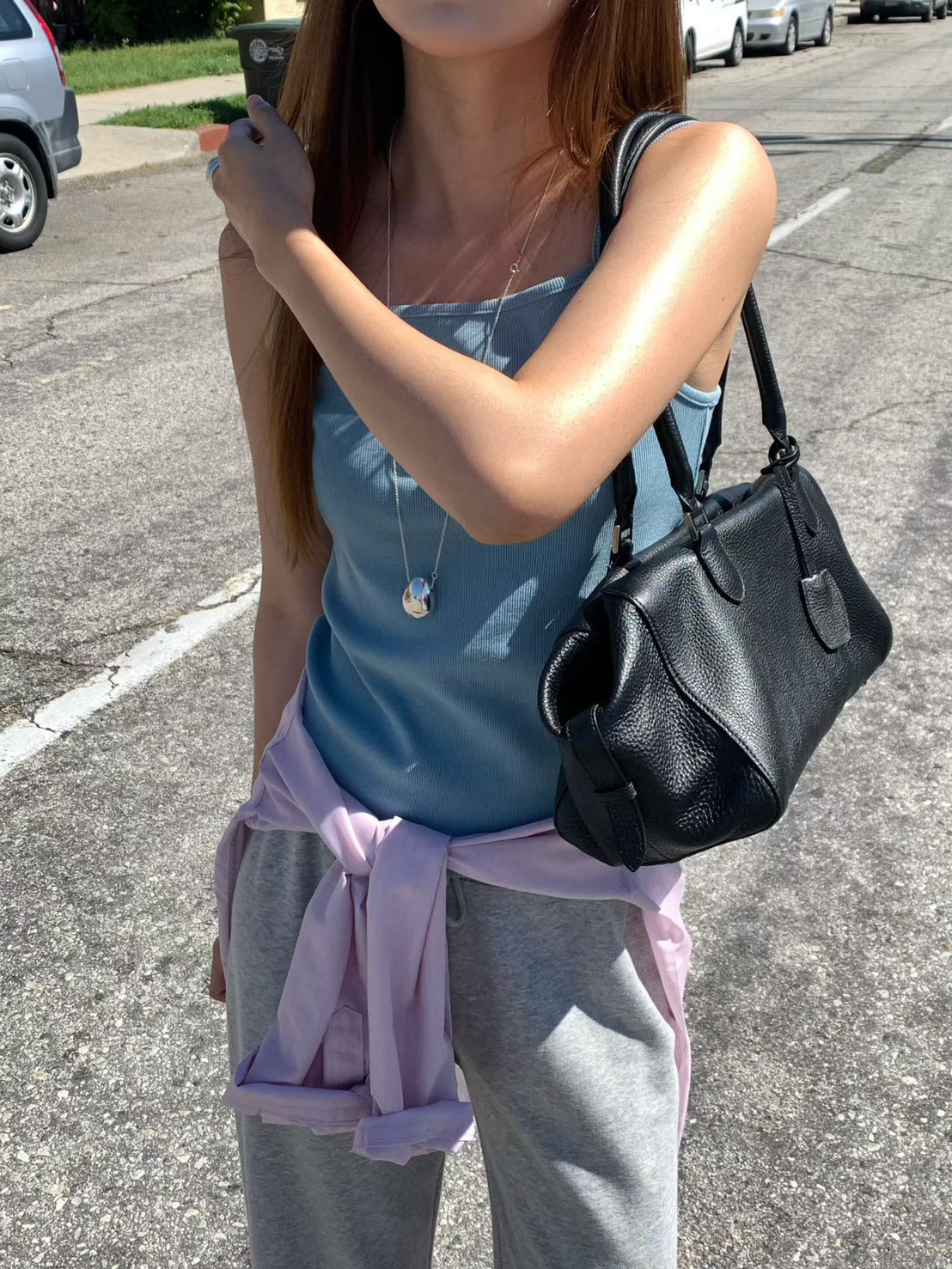 B18.大V家粉彩細肩帶小背心