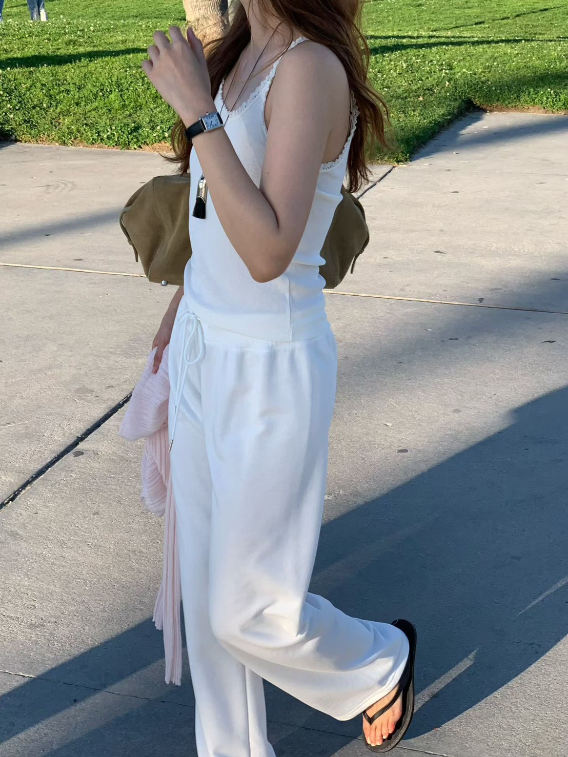 B15.大V家蕾絲滾邊背心