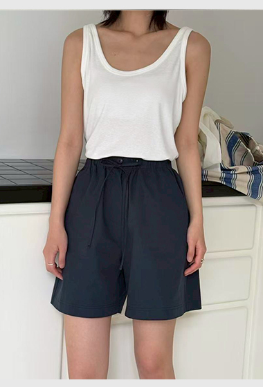 B06.百搭U領彈性背心