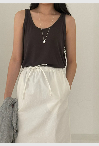 B06.百搭U領彈性背心