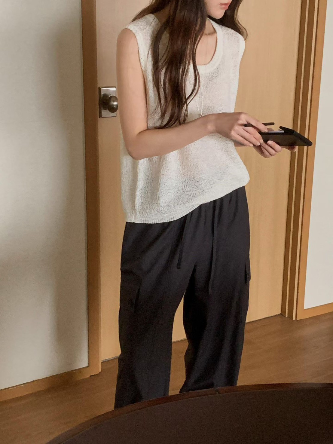 B76.小花邊奶霜針織背心