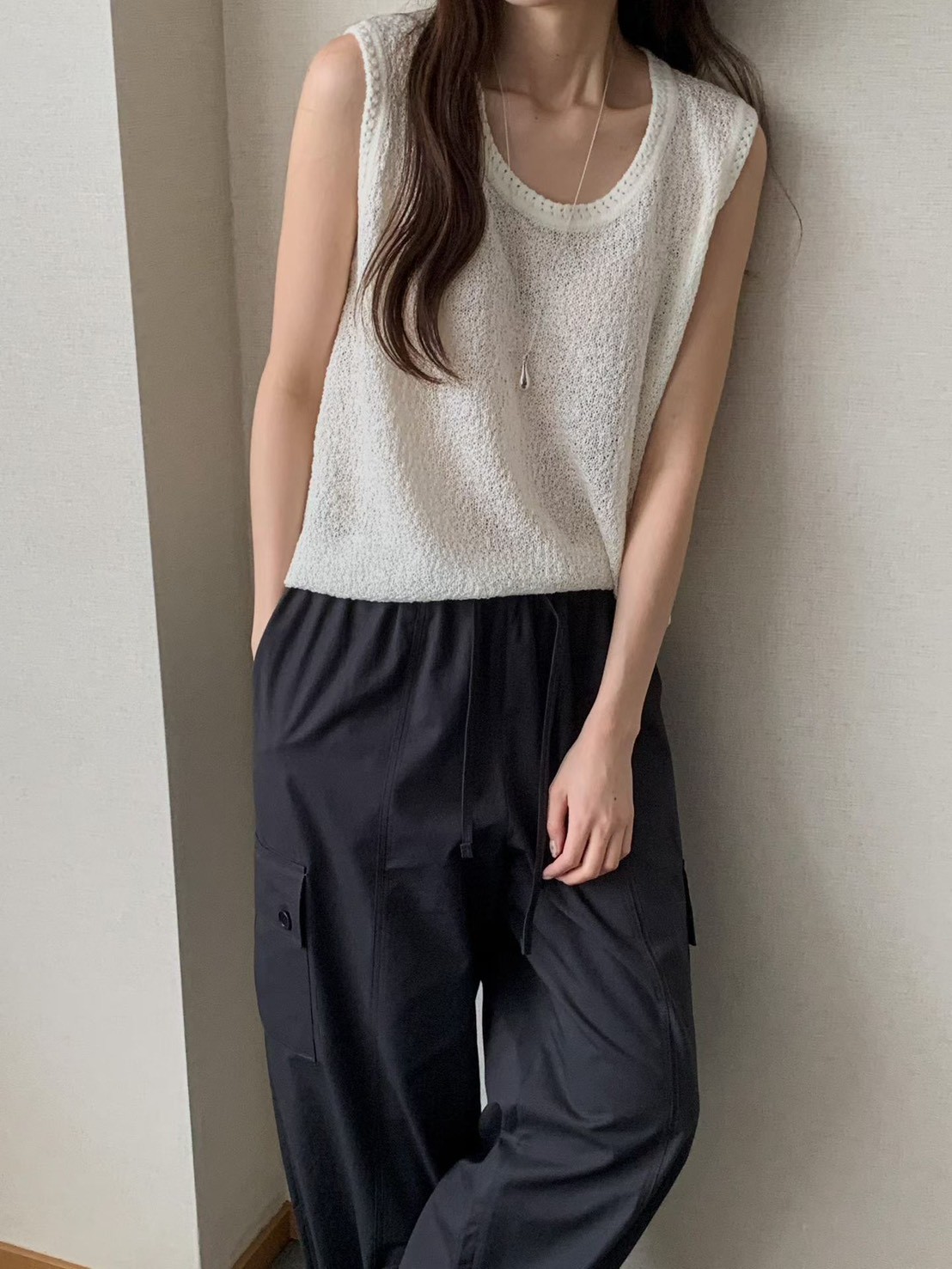 B76.小花邊奶霜針織背心