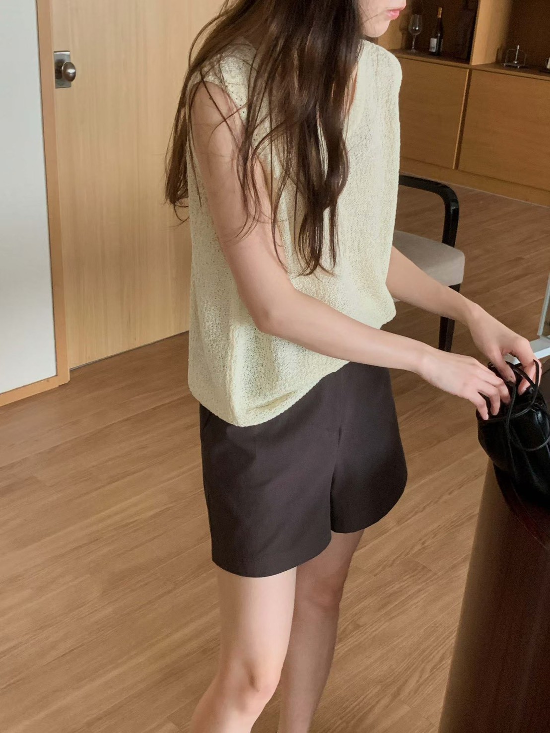 B76.小花邊奶霜針織背心