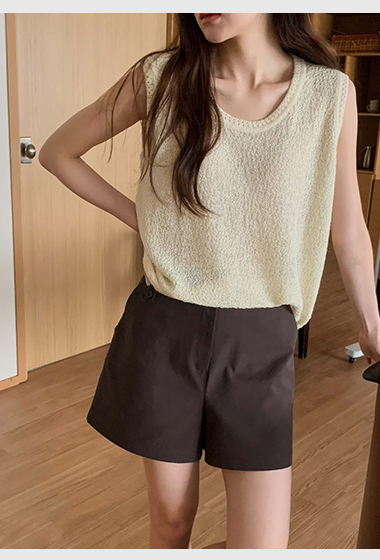 B76.小花邊奶霜針織背心