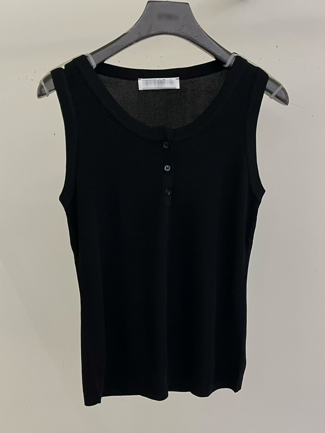 B72.超顯瘦三釦VISCOSE背心