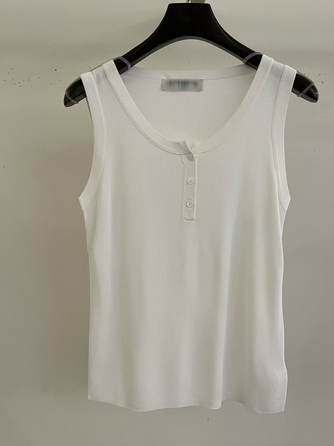 B72.超顯瘦三釦VISCOSE背心