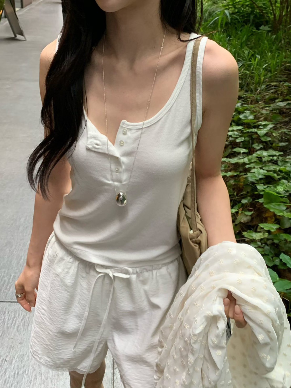 B02.大V家溫柔排釦小背心