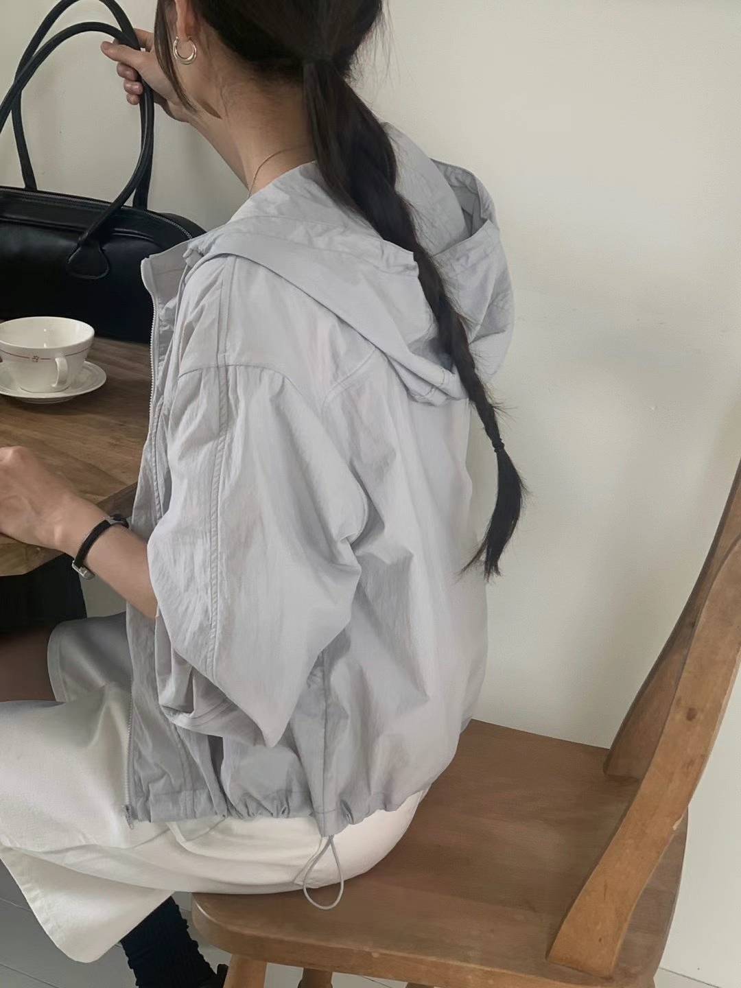 A56.小臉歐膩特殊剪裁尼龍薄外套