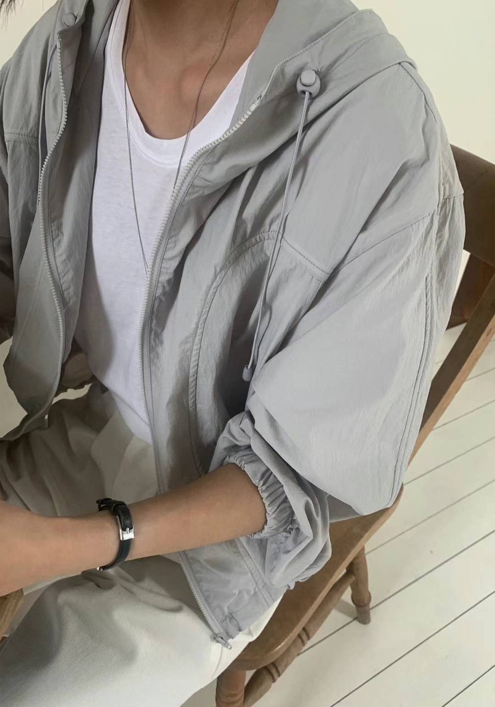 A56.小臉歐膩特殊剪裁尼龍薄外套