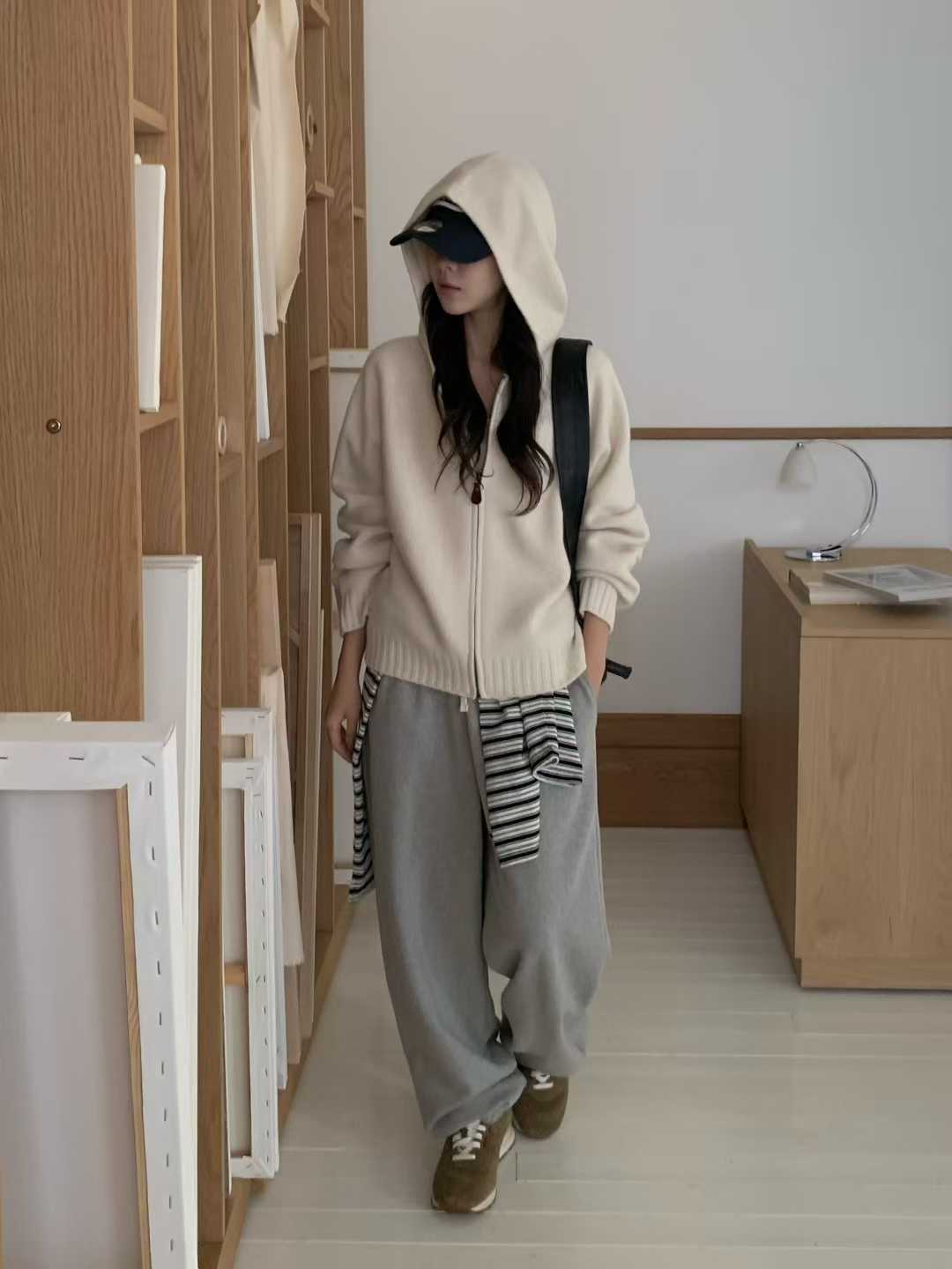 小V家犛牛混紡小皮標拉鍊連帽外套