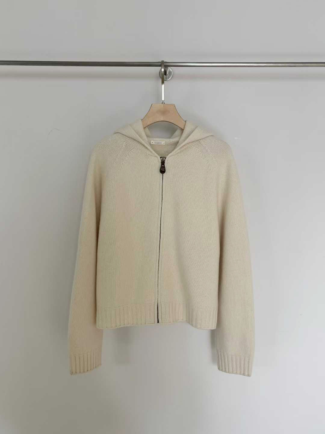 小V家犛牛混紡小皮標拉鍊連帽外套