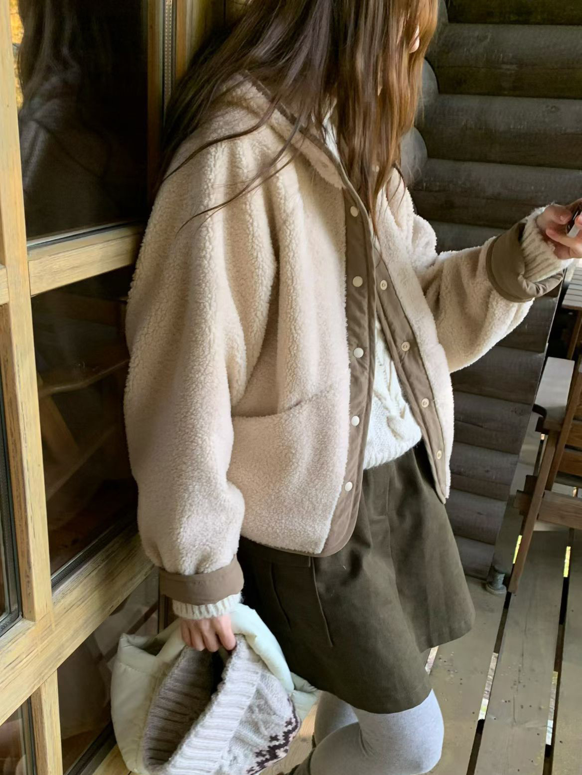 A77.設計款雙面穿圖騰QQ毛連帽外套