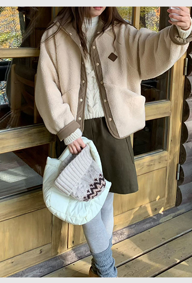 A77.設計款雙面穿圖騰QQ毛連帽外套