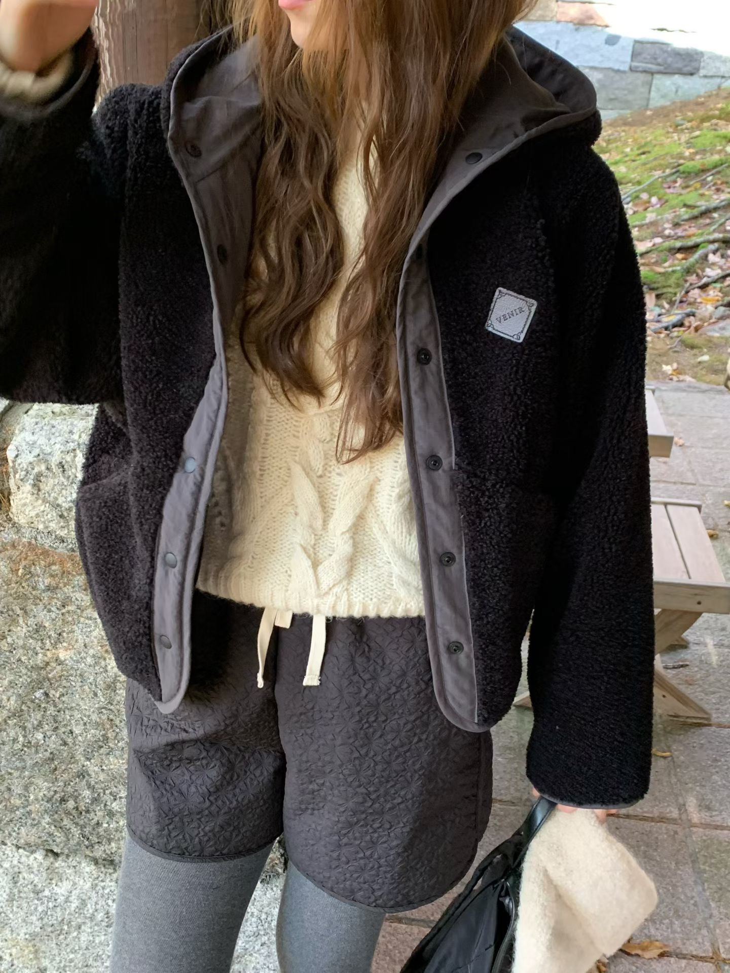 A77.設計款雙面穿圖騰QQ毛連帽外套