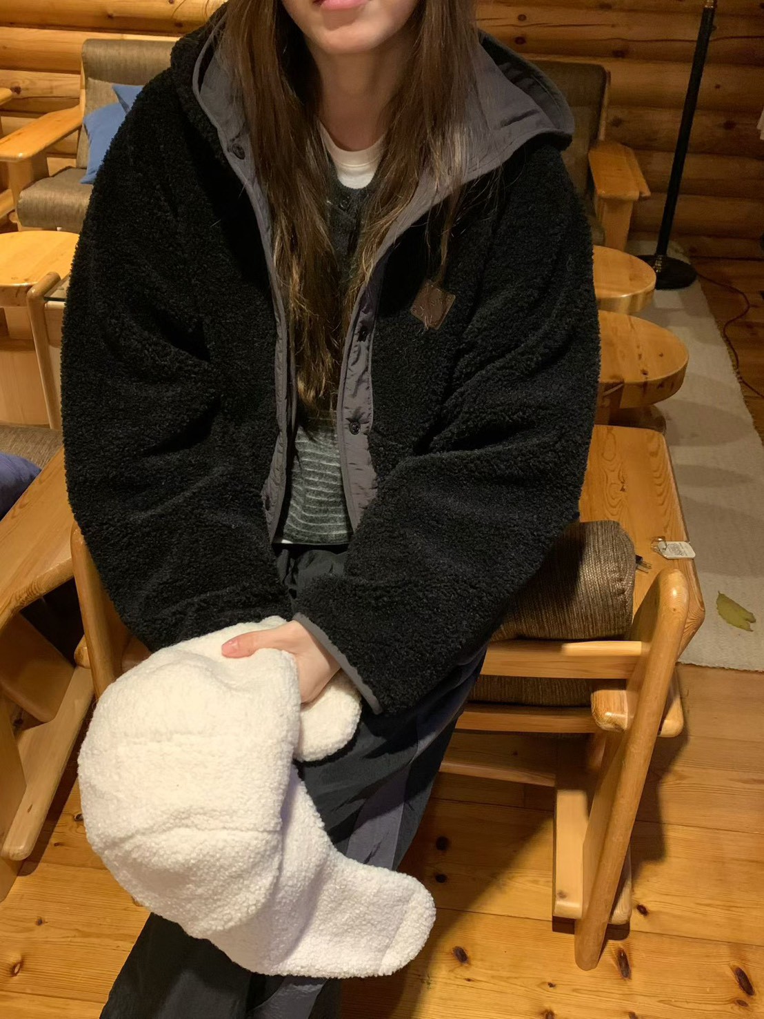 A77.設計款雙面穿圖騰QQ毛連帽外套