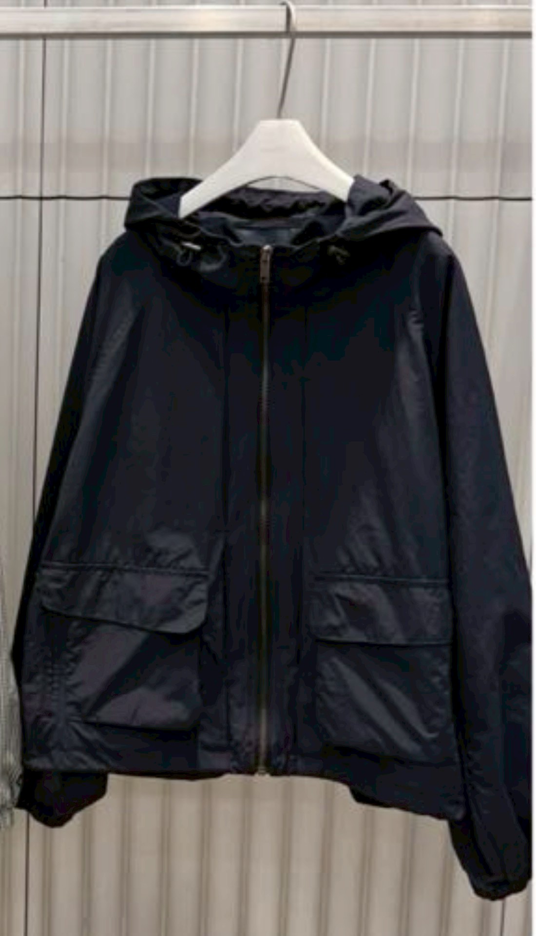 B73.帽可調家亮彩大口袋防風外套