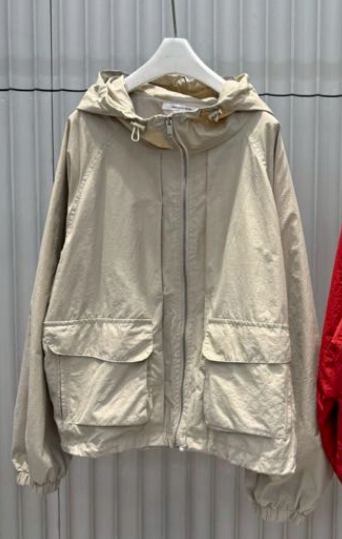 B73.帽可調家亮彩大口袋防風外套