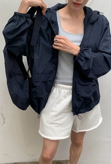 B106.纖瘦家時尚防風連帽外套