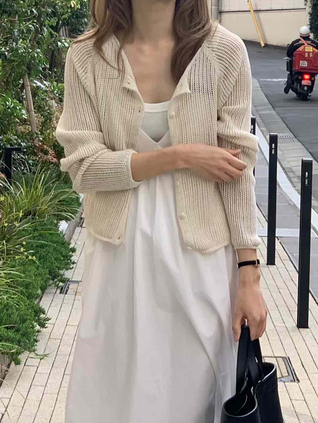 A44.溫柔洞洞針織排釦外套