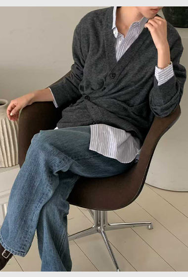 A91.纖瘦家側釦V領毛衣外套