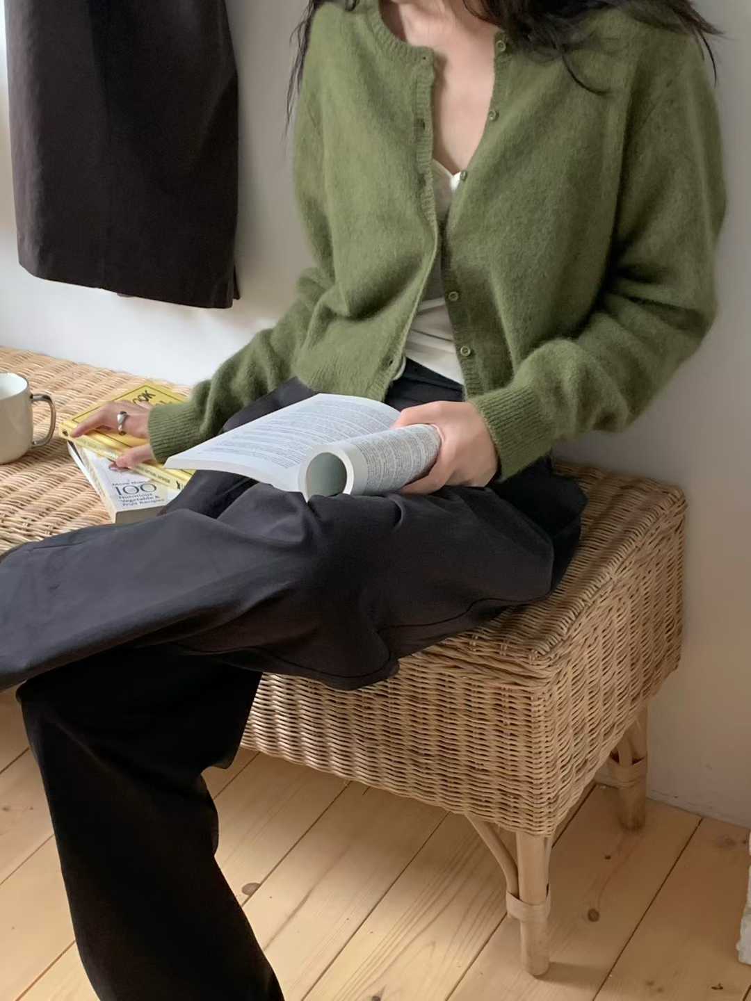 A60.小V家秋日女孩浣熊針織外套