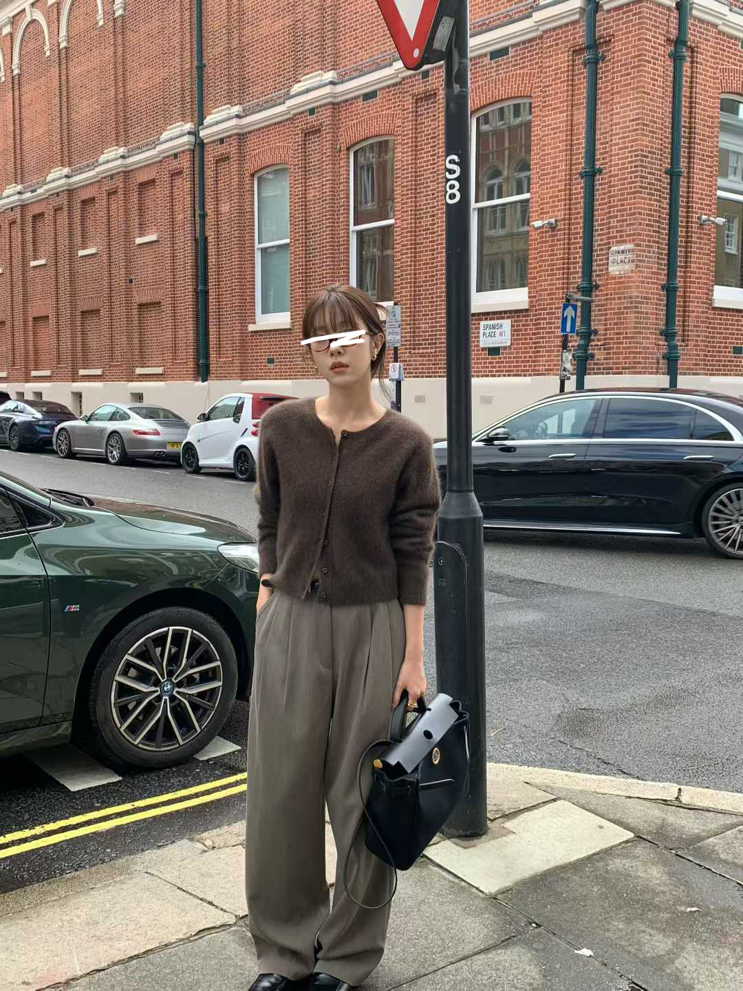 A60.小V家秋日女孩浣熊針織外套