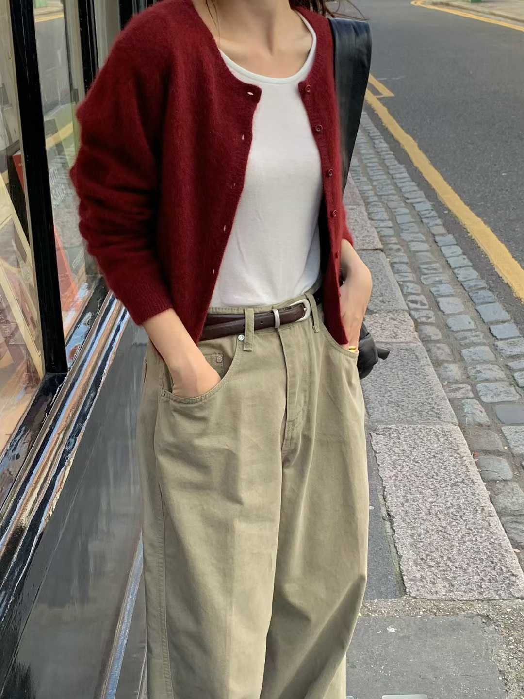 A60.小V家秋日女孩浣熊針織外套