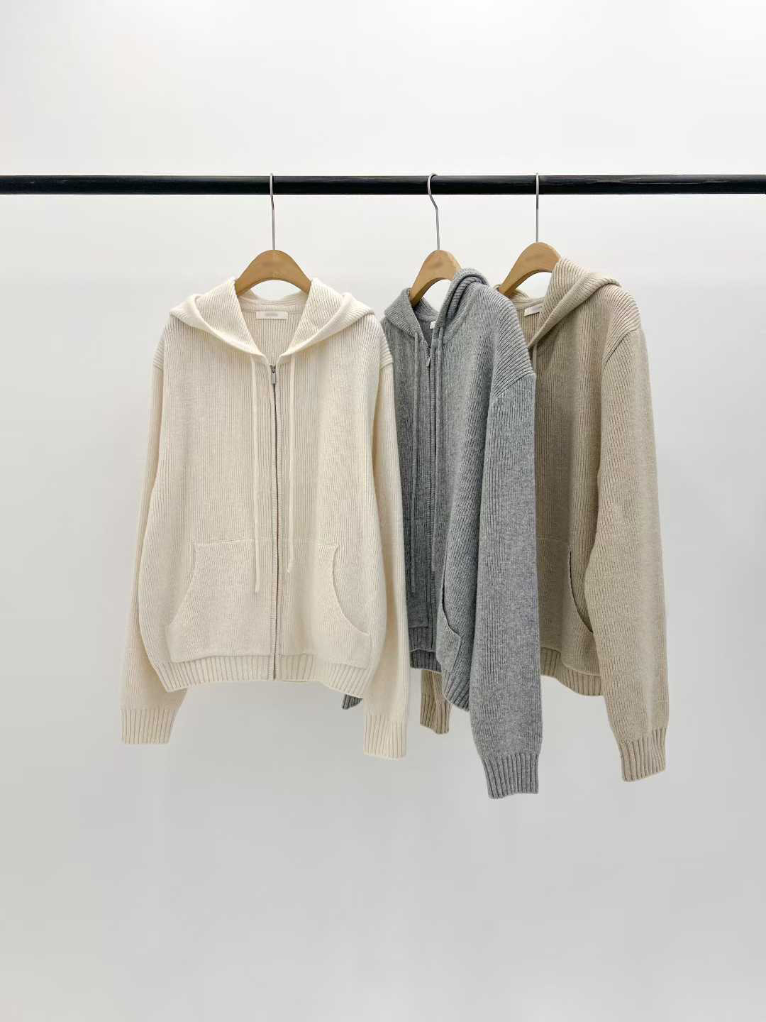 B25.大V家80%WOOL連帽坑條外套