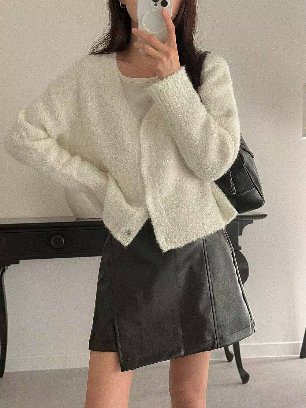 B97.QQ雲朵V領羊毛外套