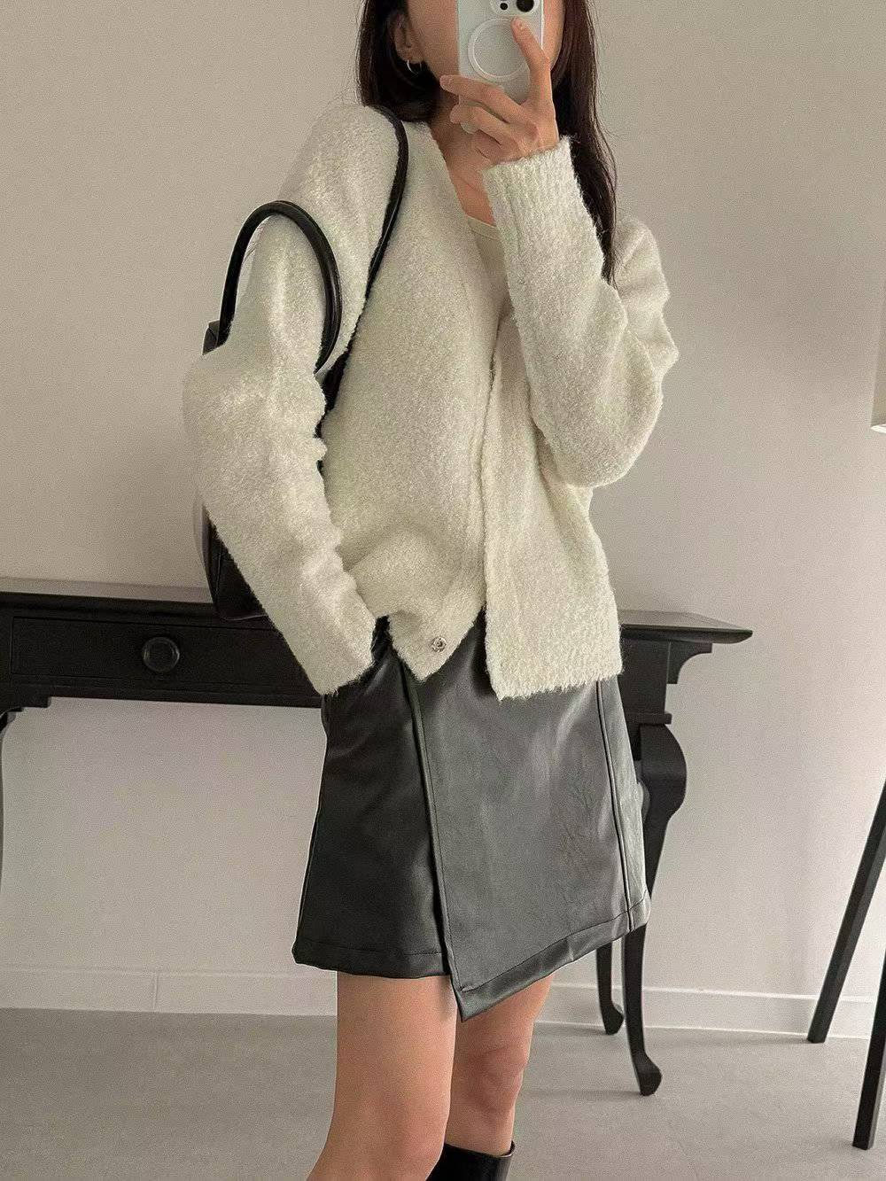 B97.QQ雲朵V領羊毛外套