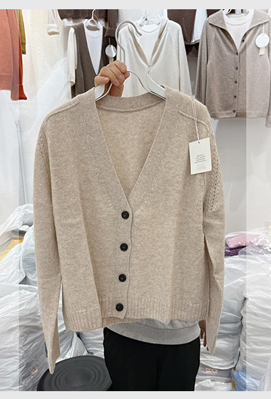 A11.木木家30%ALPACA排釦無縫外套