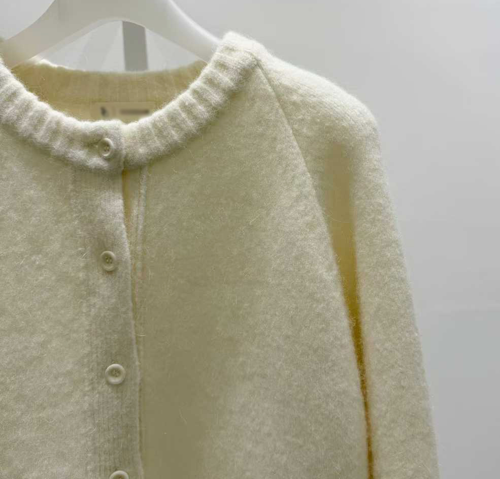 B82.質感家保暖口袋圓領針織外套