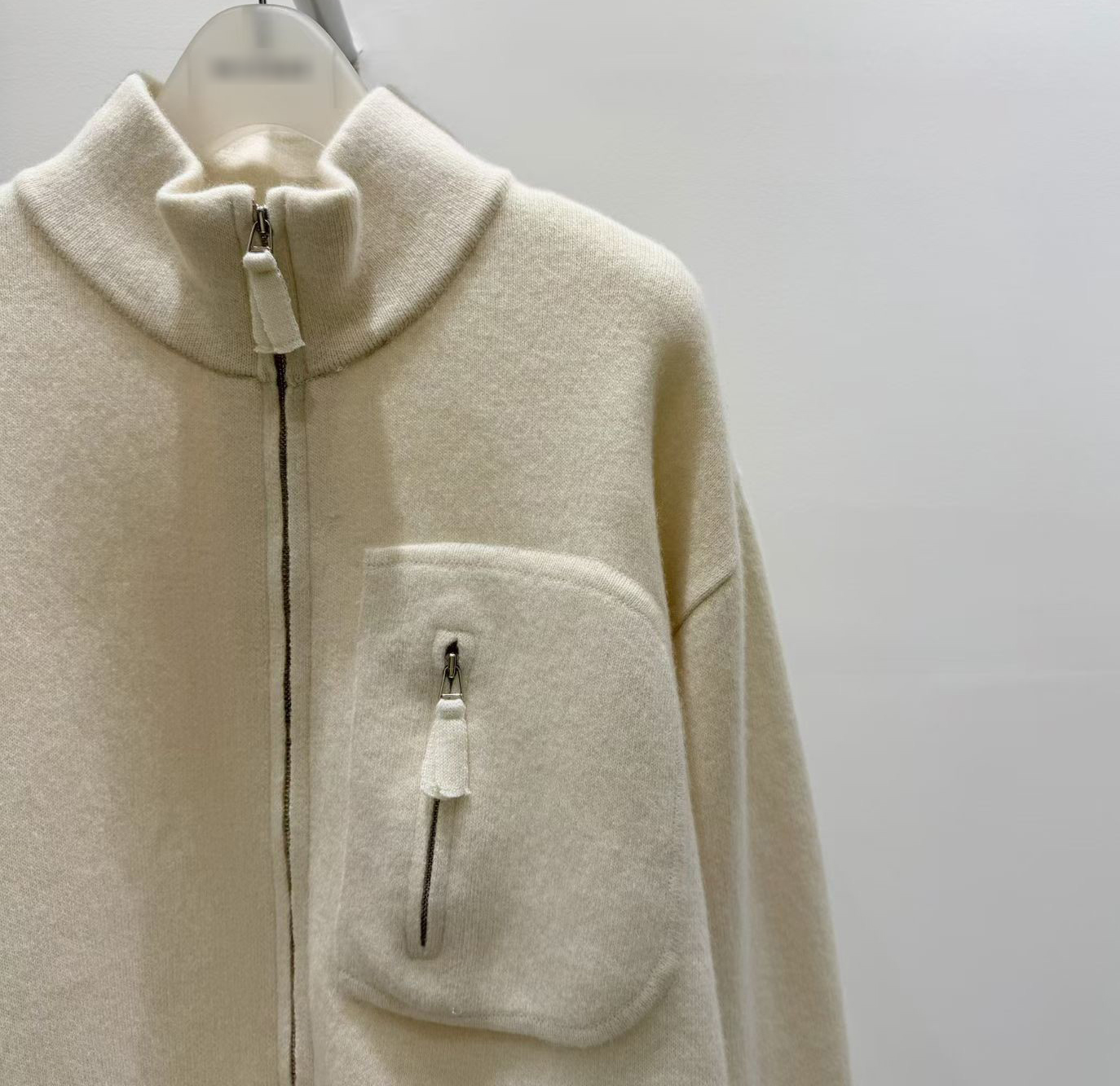 B81.質感家高領單邊口袋拉鍊外套