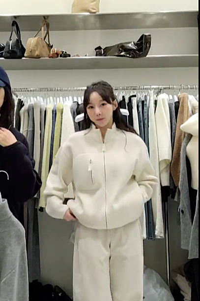 質感家高領單邊口袋拉鍊外套