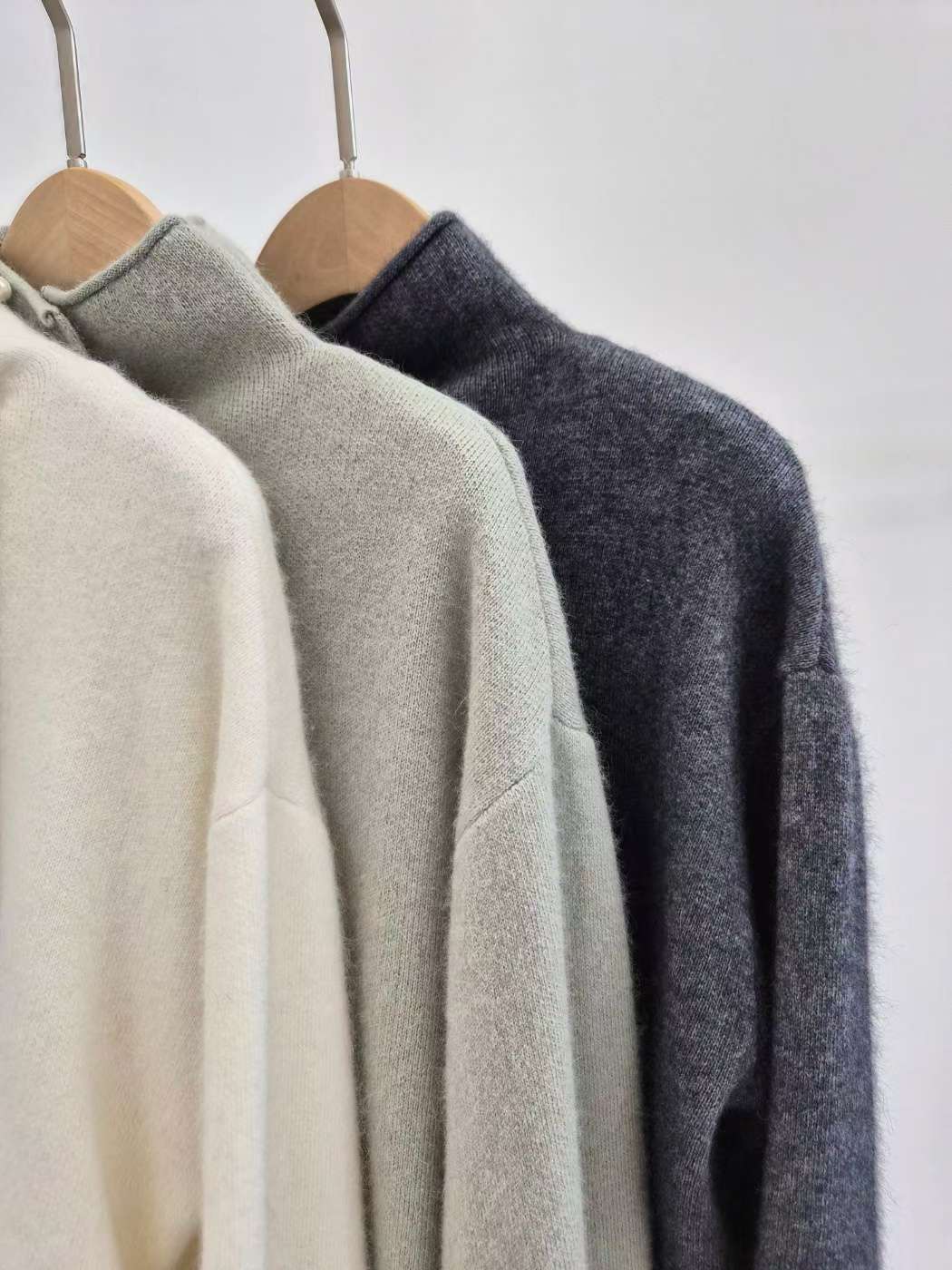 B69.可可家半高領小排釦毛衣外套