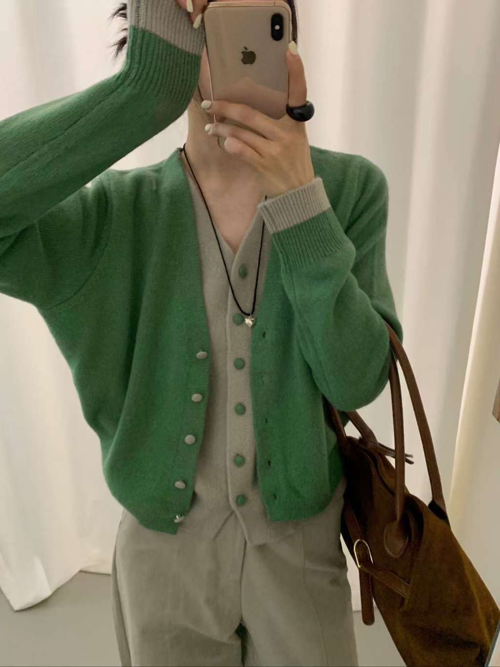 B63.可可家撞色V領假兩件排釦毛衣外套