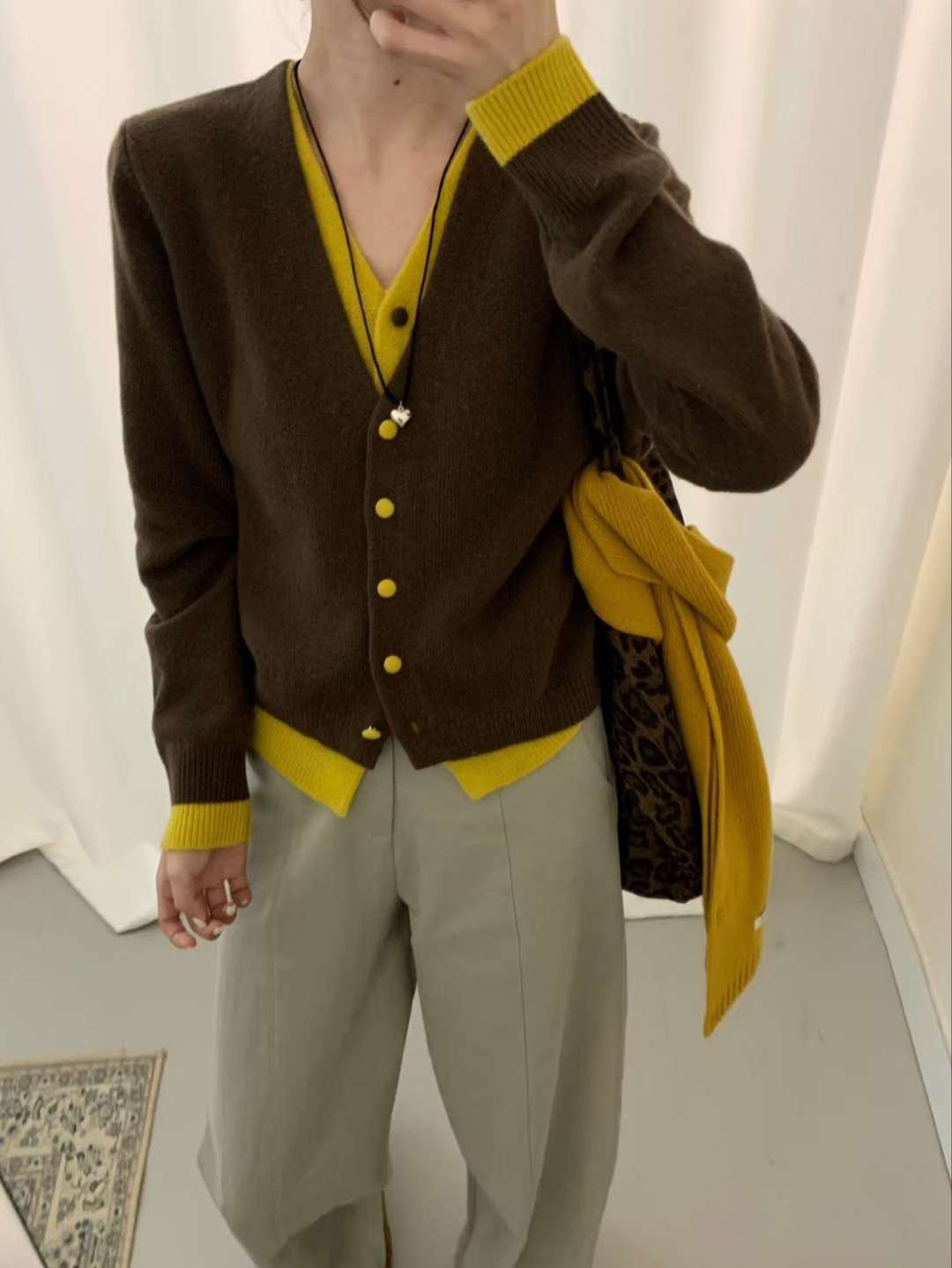 B63.可可家撞色V領假兩件排釦毛衣外套