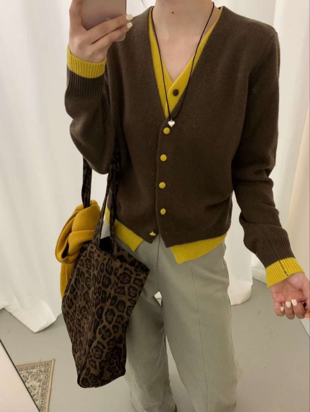 B63.可可家撞色V領假兩件排釦毛衣外套