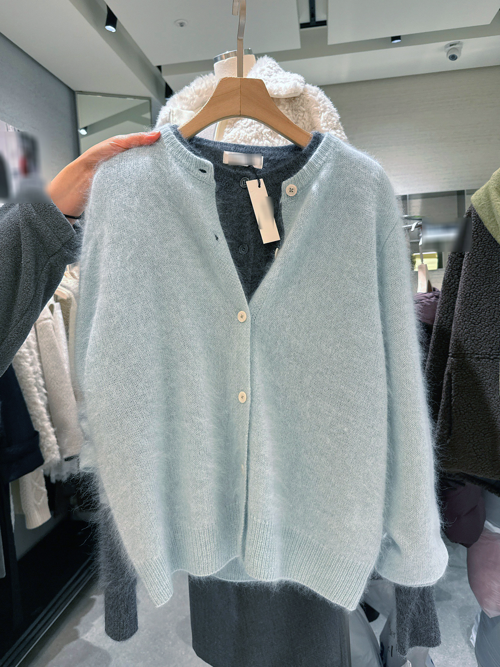 C33. 唯美10%CASHMERE毛衣小外套