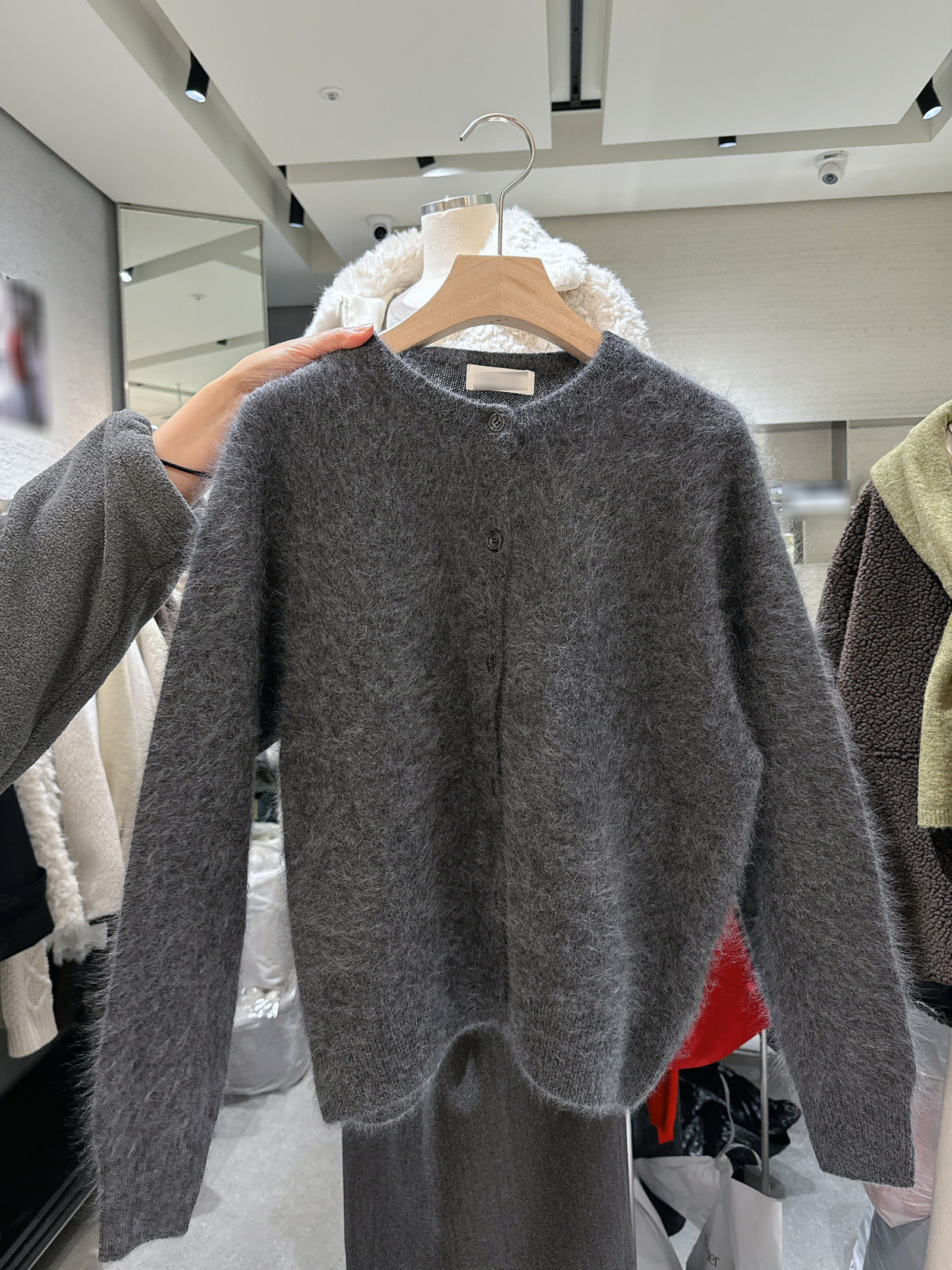 C33. 唯美10%CASHMERE毛衣小外套