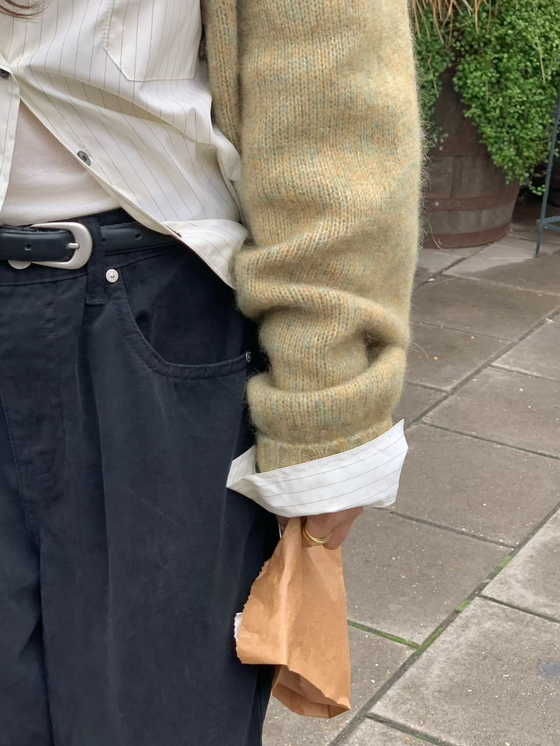 A17.小V家唯美雙口袋馬海毛衣外套