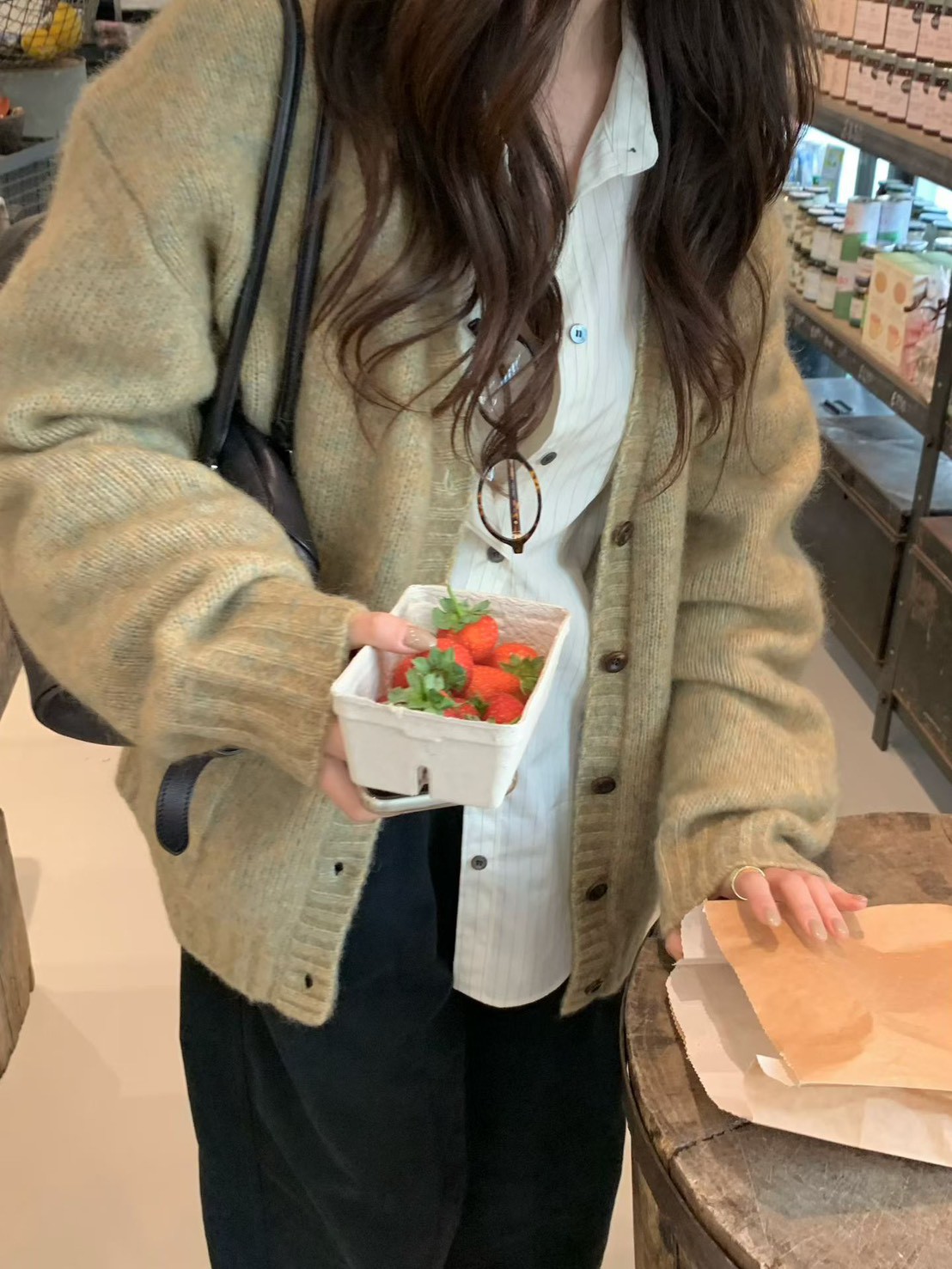 A17.小V家唯美雙口袋馬海毛衣外套