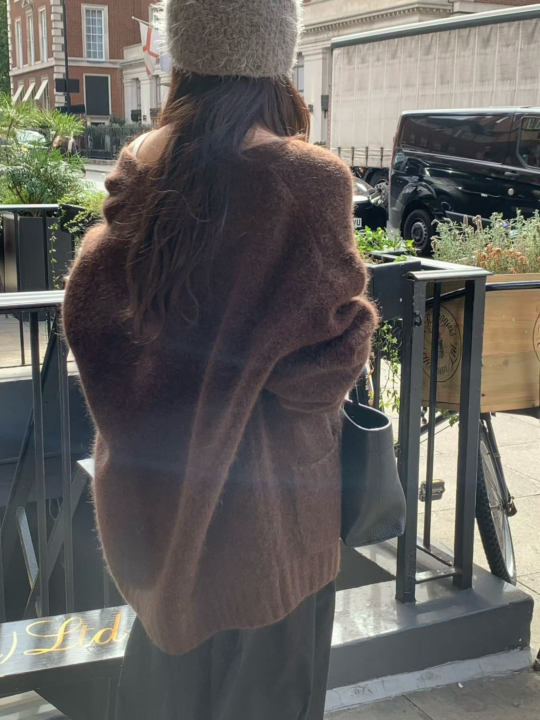 A17.小V家唯美雙口袋馬海毛衣外套