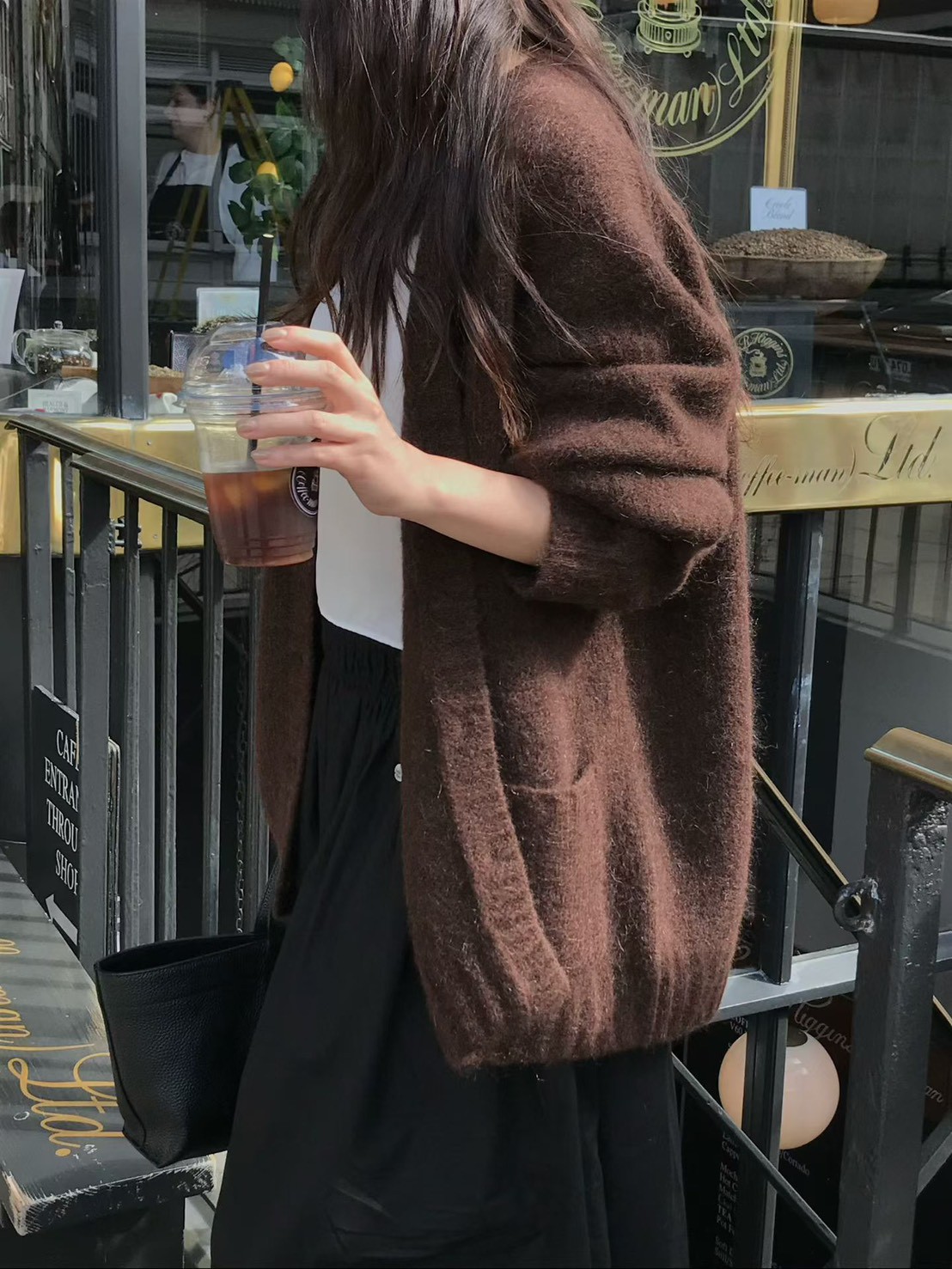 A17.小V家唯美雙口袋馬海毛衣外套